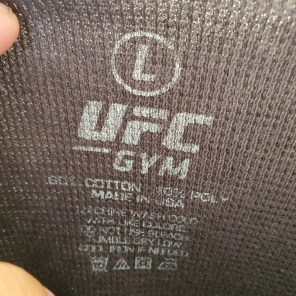 UFC Gym Long Sleeve Shirt Training Gear Men's Large Black Red Print Pre-owned - Picture 8 of 12